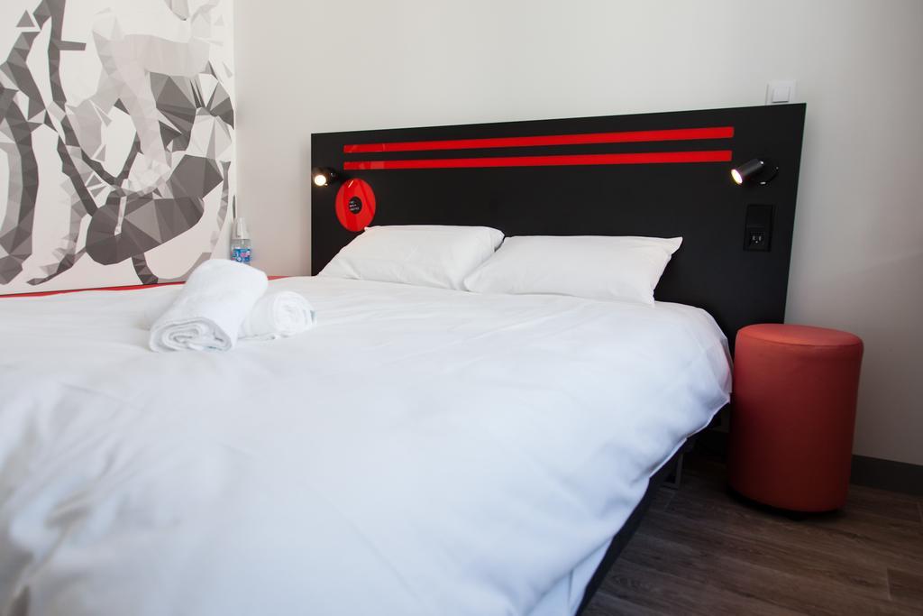 St Christopher'S Budget Hotel Paris - Gare Du Nord Екстер'єр фото